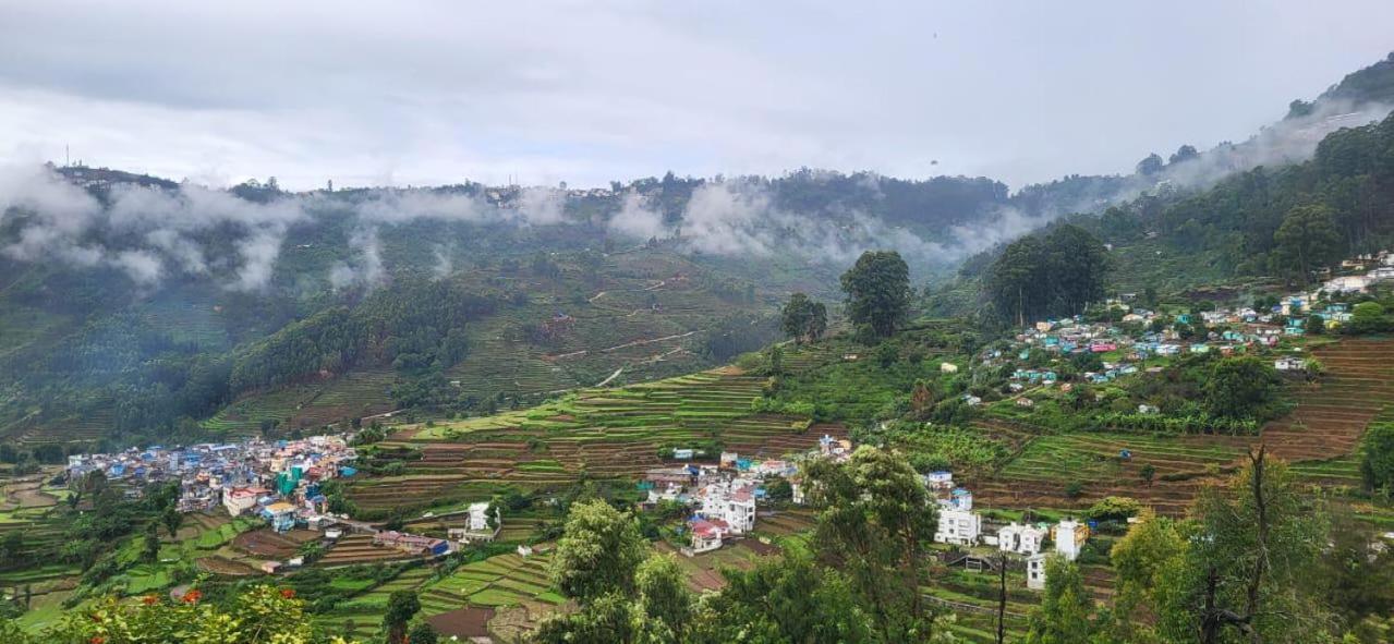 Minus 1 Hotel Kodaikanal Buitenkant foto