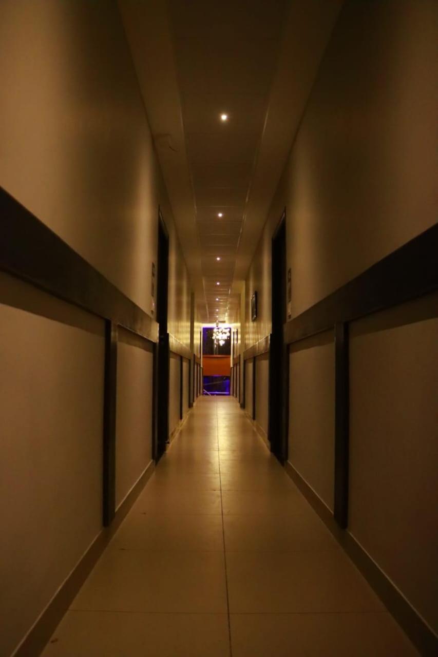 Minus 1 Hotel Kodaikanal Buitenkant foto