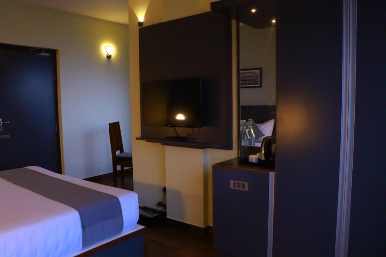 Minus 1 Hotel Kodaikanal Buitenkant foto